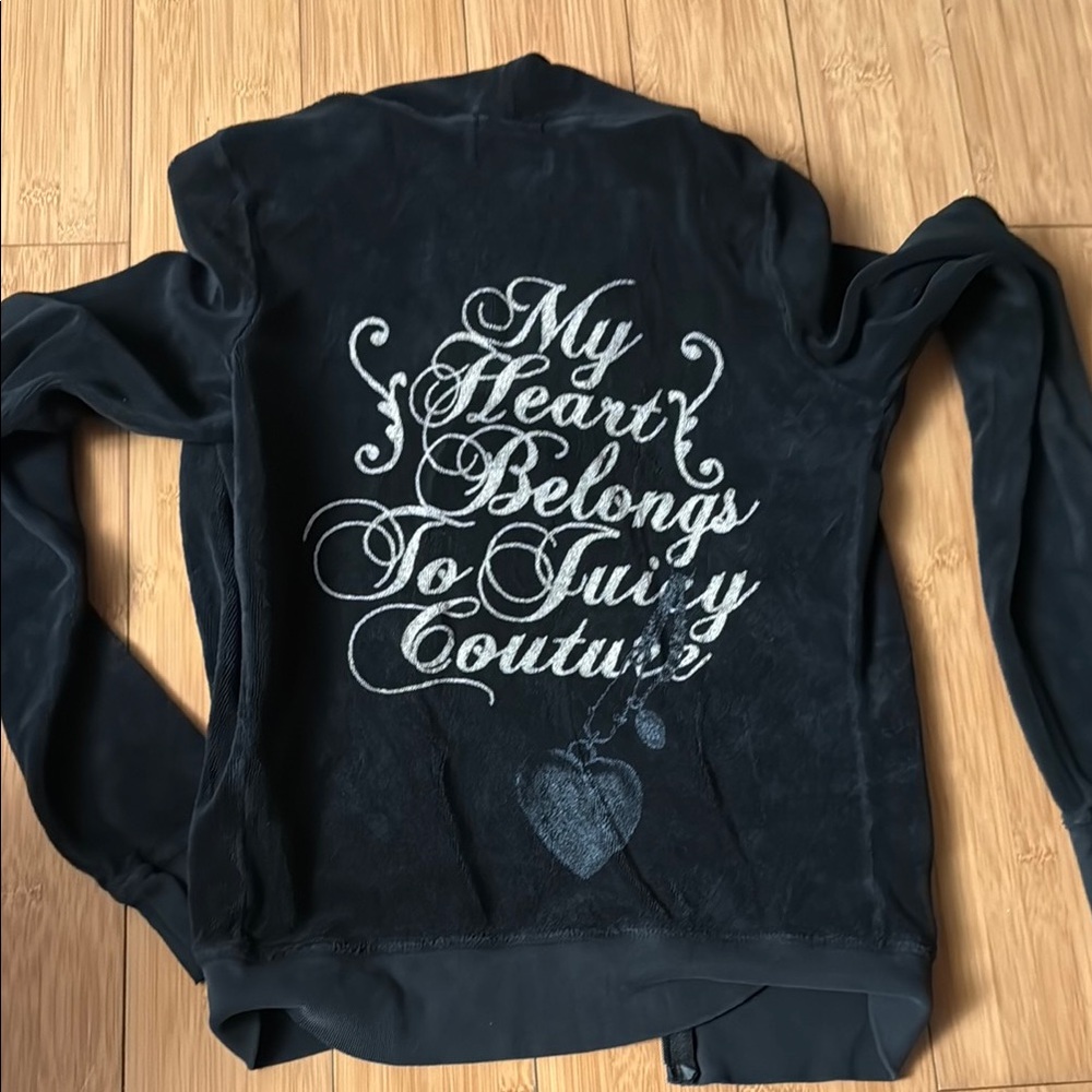 Juicy couture my heart belongs to juicy hoodie P XS damaged